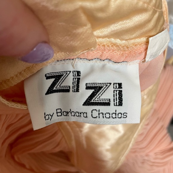 Beautiful Peach Layered Vintage Dress by Barbara Chodos. Size 7/8. - Picture 2 of 5